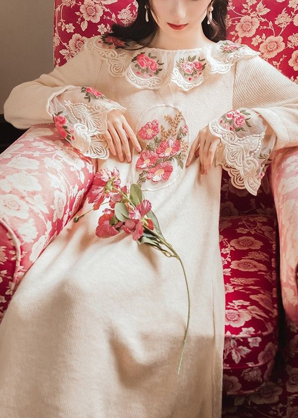 Well Tailored Sweater with a Graceful Silhouette