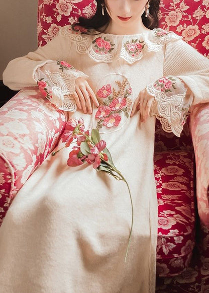 Well Tailored Sweater with a Graceful Silhouette