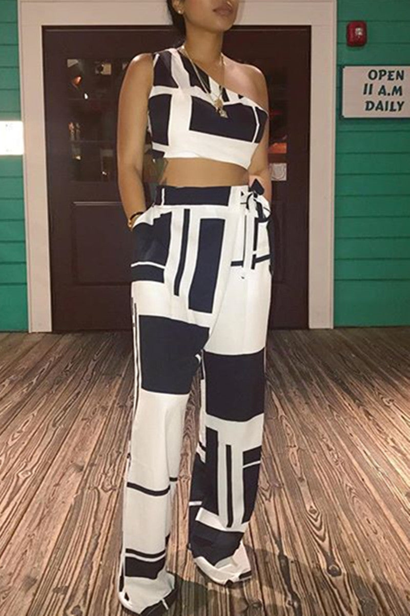 Beautifully Finished Pants in a Timeless Design