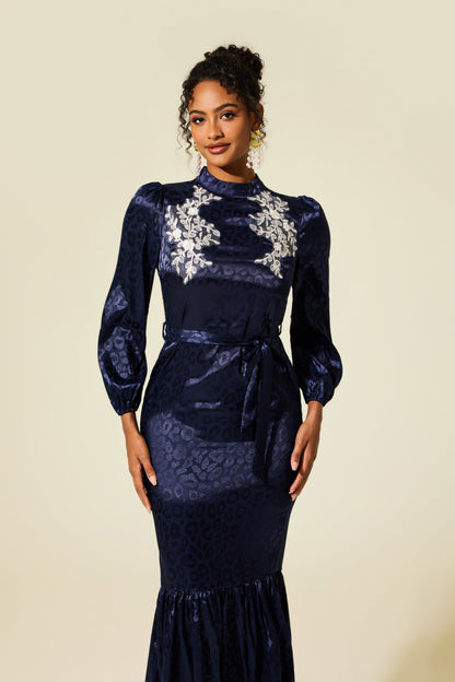 Sophisticated Dress with a Clean Classic Look