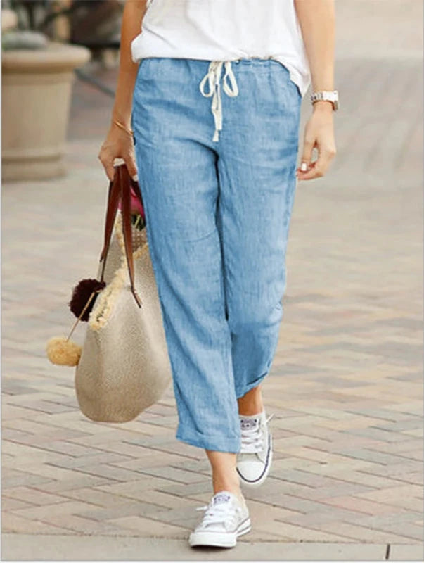 Effortlessly Elegant Pants with a Timeless Design