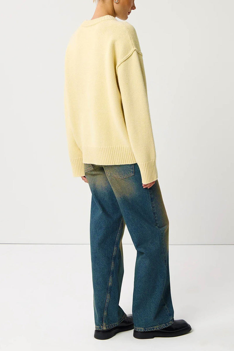 Well Tailored Sweater with a Graceful Silhouette