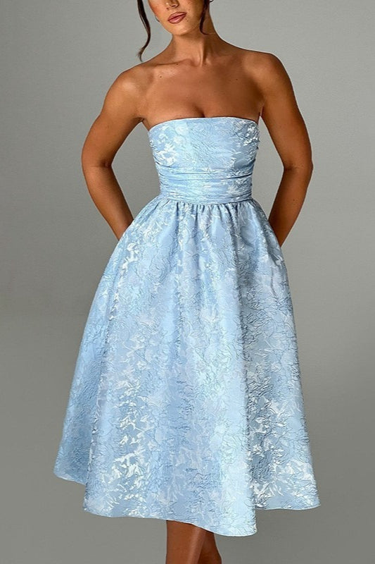 Well Tailored Dress with a Graceful Silhouette