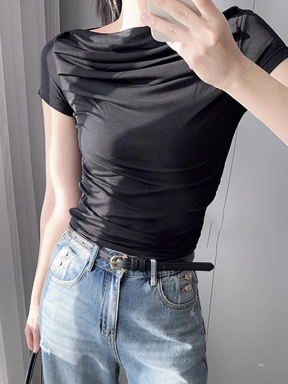 Effortlessly Elegant T-Shirt with a Timeless Design
