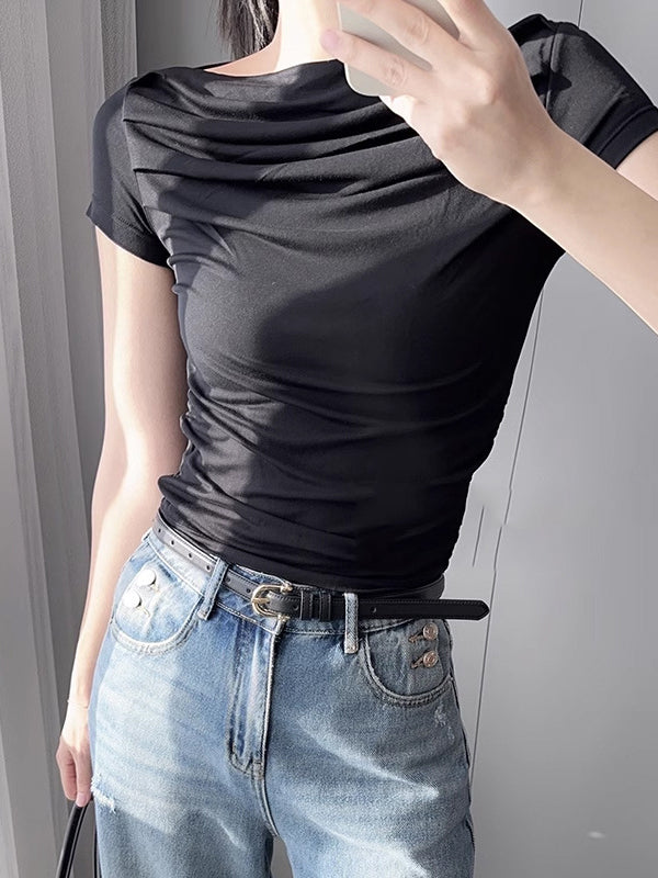 Effortlessly Elegant T-Shirt with a Timeless Design
