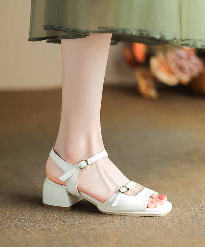Effortlessly Elegant Sandals with a Timeless Design