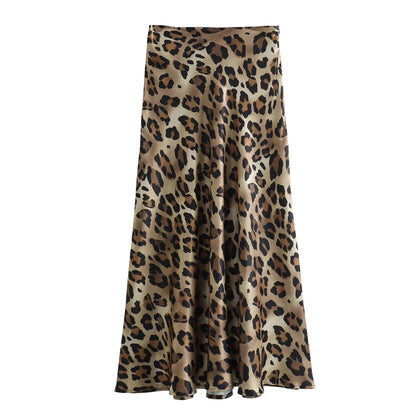 Classic Vintage Garment with a Flattering Fit