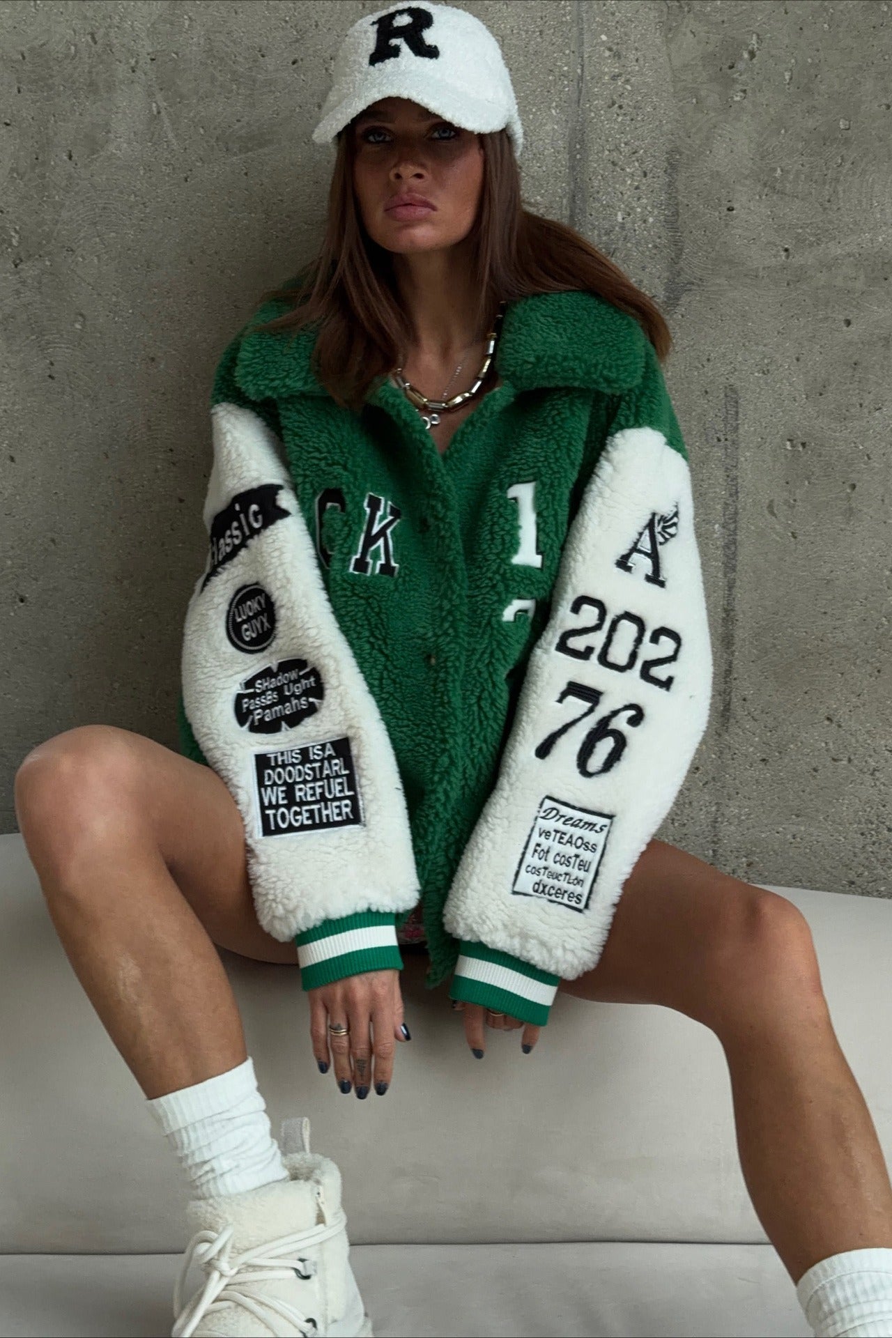 Effortlessly Elegant Coat with a Timeless Design