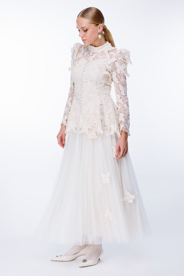 Beautifully Crafted Dress in a Classic Style