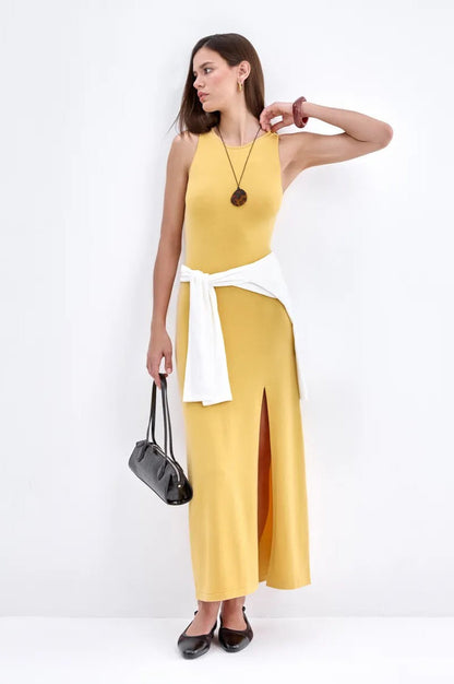 Effortlessly Elegant Sweater with a Timeless Design