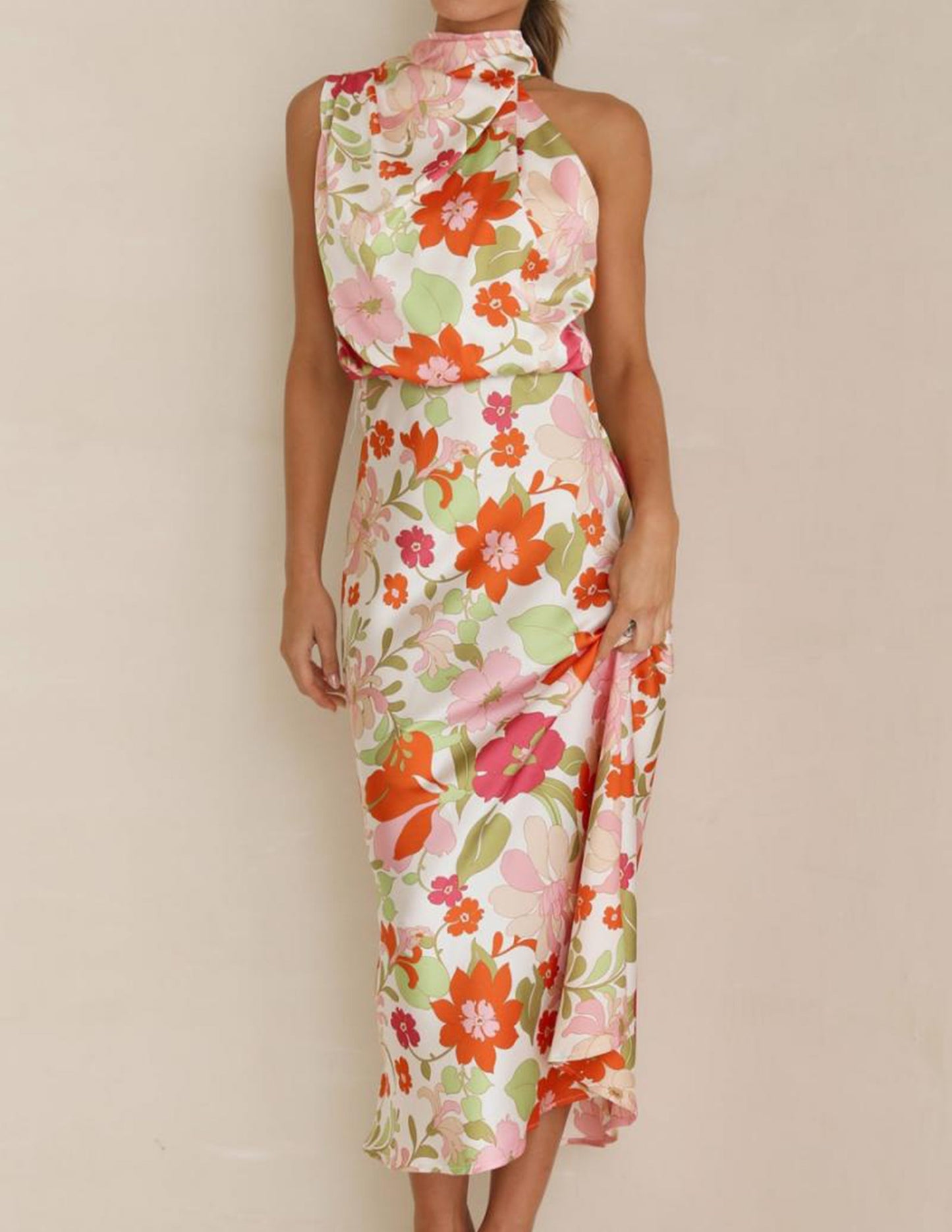Effortlessly Elegant Dress with a Timeless Design