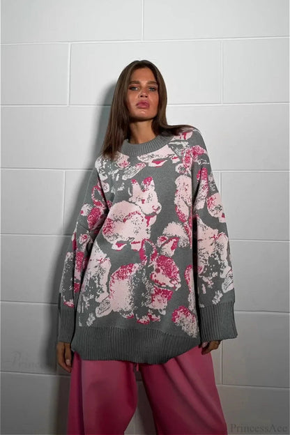 Well Tailored Sweater with a Graceful Silhouette