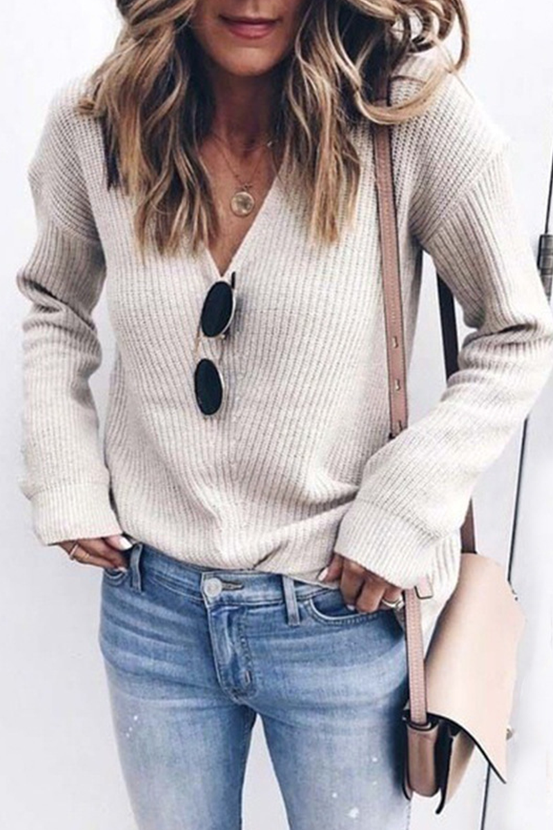 Effortlessly Elegant Sweater with a Timeless Design