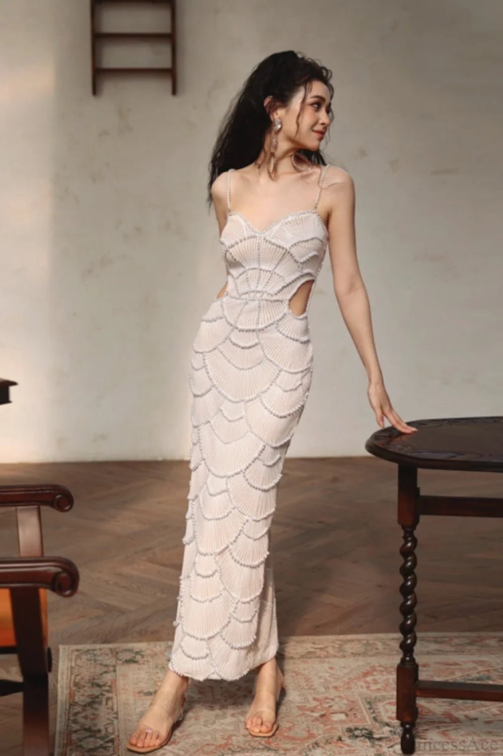 Gracefully Styled Dress for Any Occasion