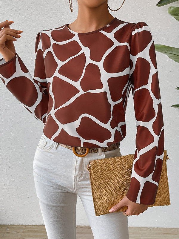 Effortlessly Elegant T-Shirt with a Timeless Design