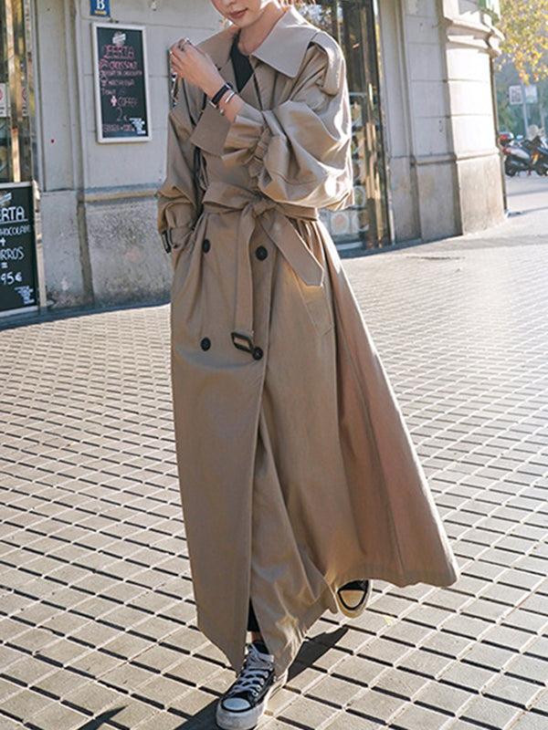 Well Tailored Coat with a Graceful Silhouette