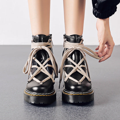 Effortlessly Elegant Boots with a Timeless Design