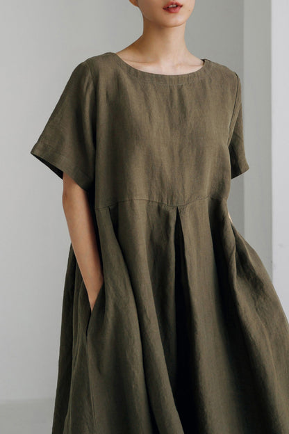 Well Tailored Dress with a Graceful Silhouette