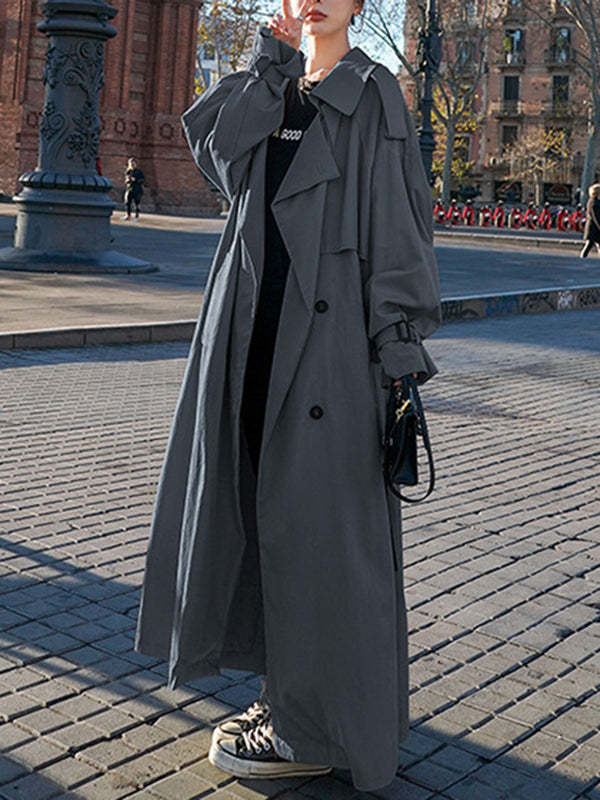 Well Tailored Coat with a Graceful Silhouette