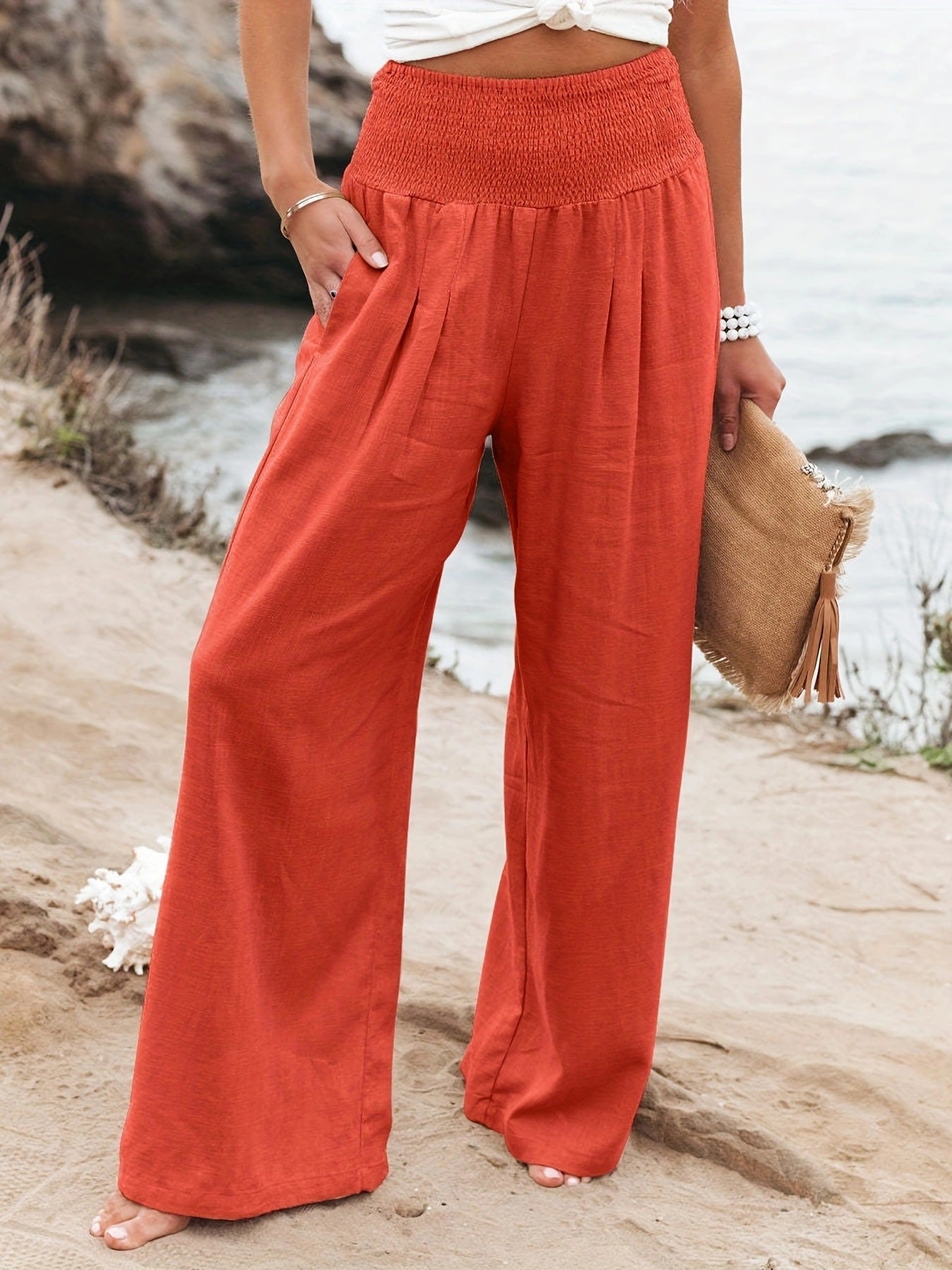 Well Tailored Trousers with a Graceful Silhouette