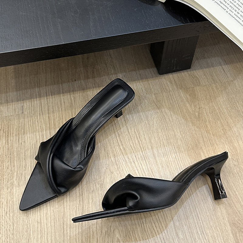 Classic Vintage Heels with a Flattering Fit