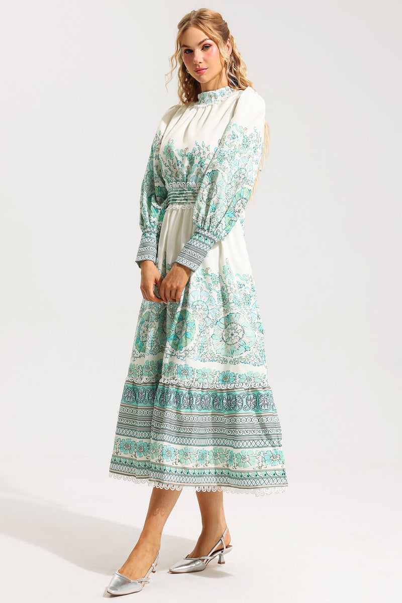 Well Tailored Dress with a Graceful Silhouette
