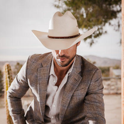 Sophisticated Garment with a Clean Classic Look