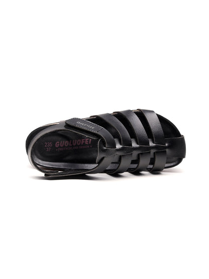 Well Tailored Sandals with a Graceful Silhouette