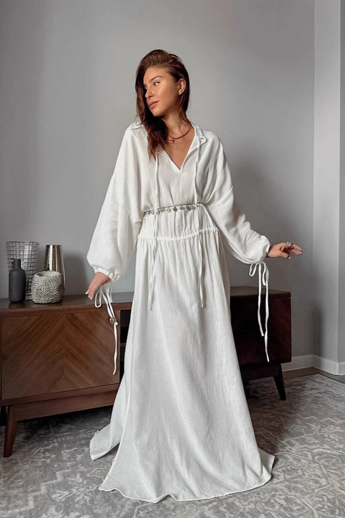 Beautifully Finished Dress in a Timeless Design