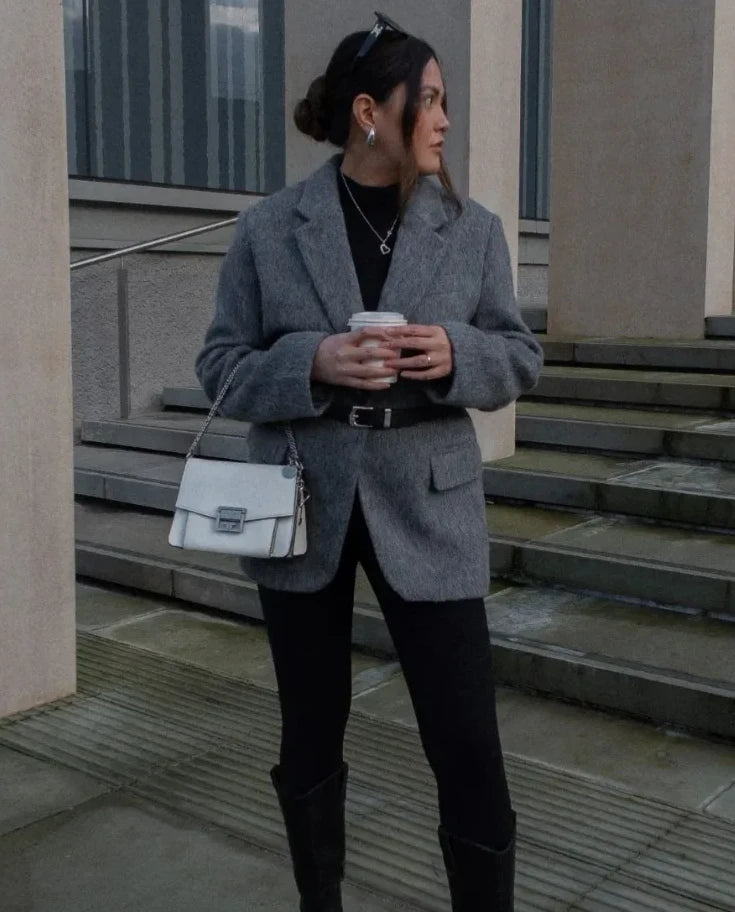 Well Tailored Coat with a Graceful Silhouette