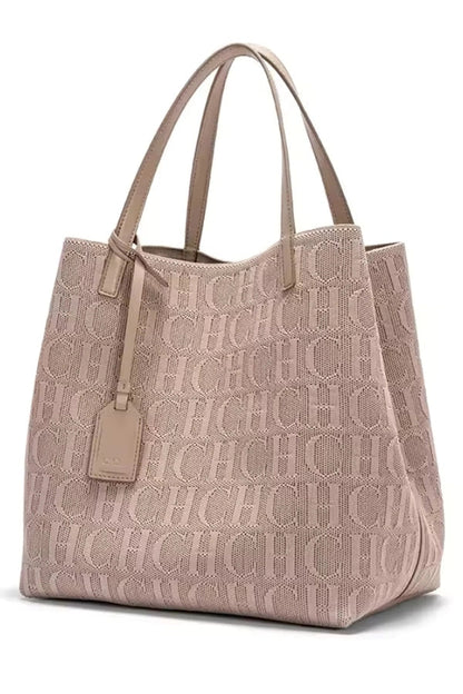 Sophisticated Bag with a Clean Classic Look