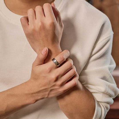 Sophisticated Garment with a Clean Classic Look