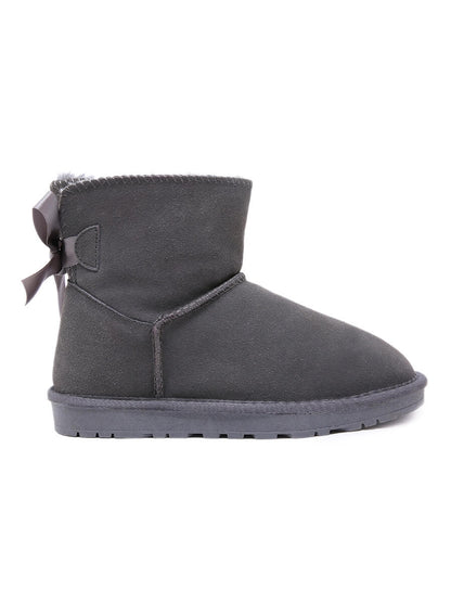 Polished Boots with an Effortless Classic Look