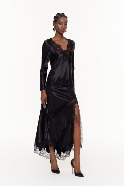 Effortlessly Elegant Garment with a Timeless Design