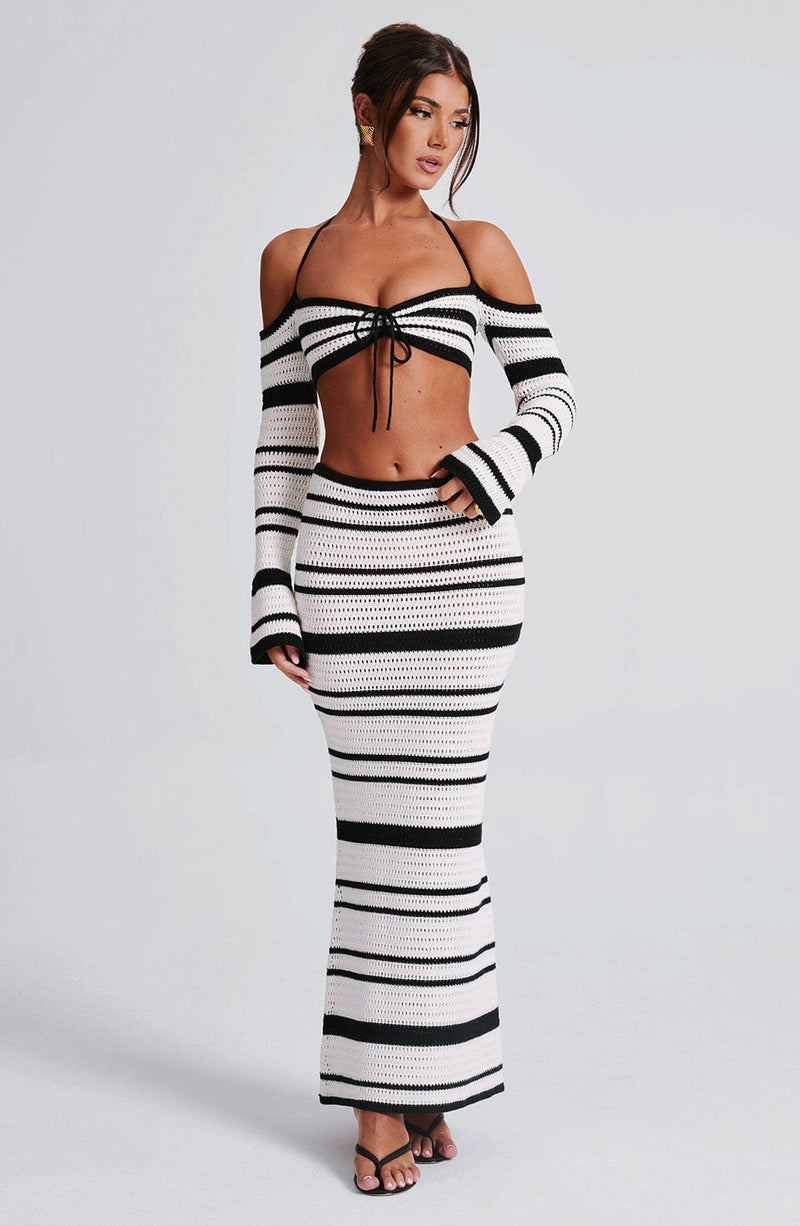 Beautifully Finished Garment in a Timeless Design