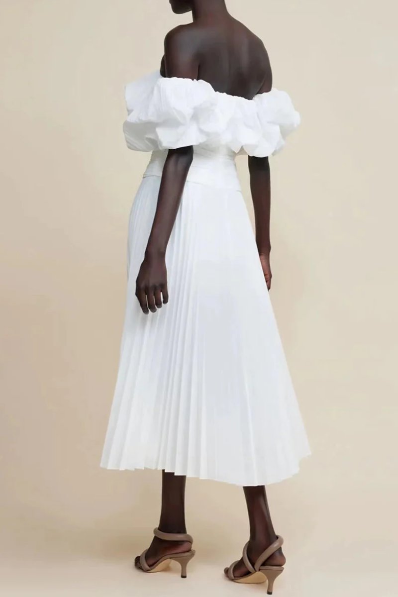 Effortlessly Elegant Dress with a Timeless Design