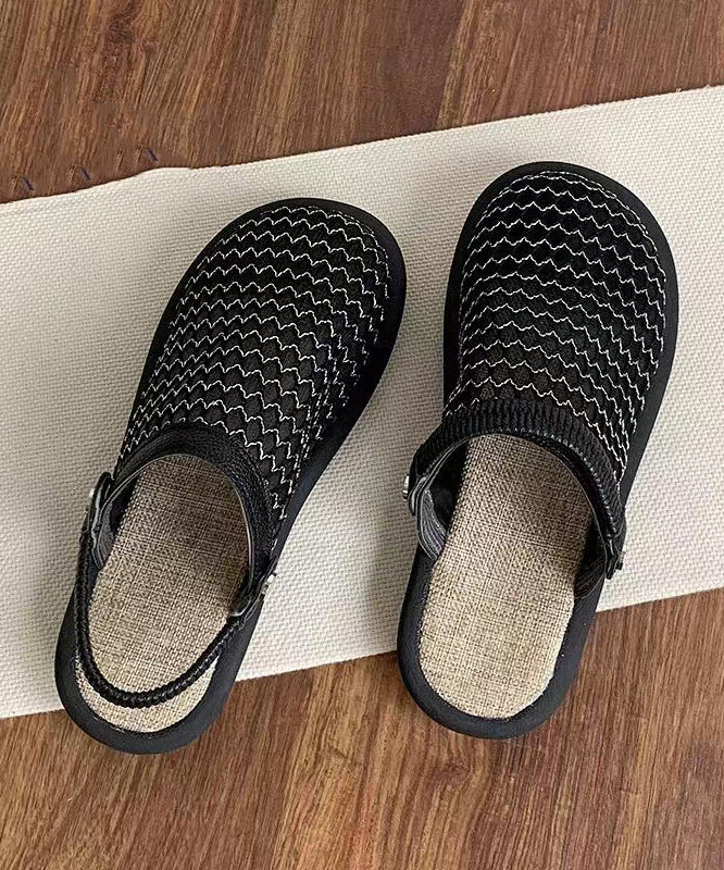 Well Tailored Sandals with a Graceful Silhouette