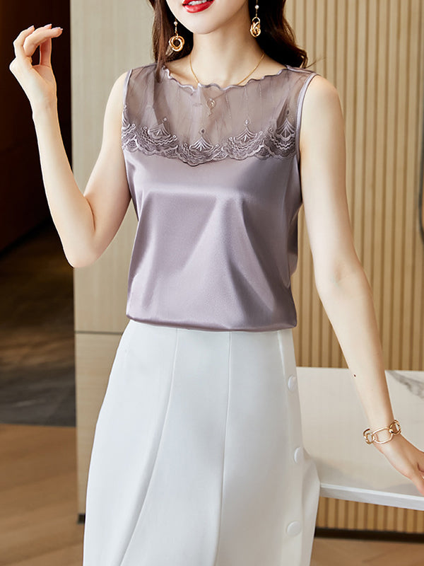 Well Tailored Top with a Graceful Silhouette