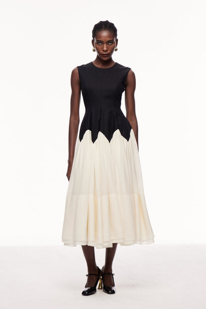 Classic Vintage & Enduringly Stylish Dress