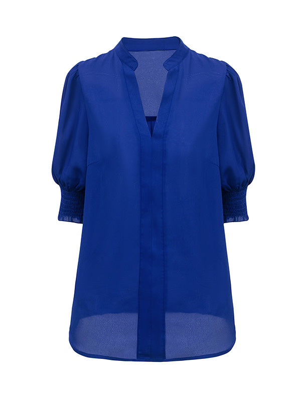 Effortlessly Elegant T-Shirt with a Timeless Design