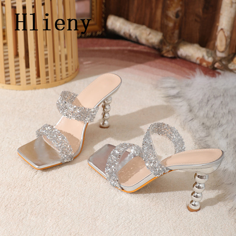 Beautifully Finished Heels in a Timeless Design