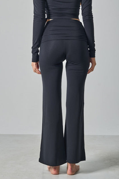 Sophisticated Pants with a Clean Classic Look