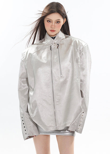 Well Tailored Coat with a Graceful Silhouette