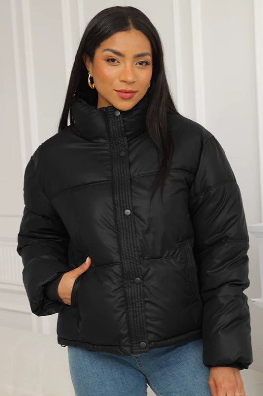 Effortlessly Elegant Jacket with a Timeless Design