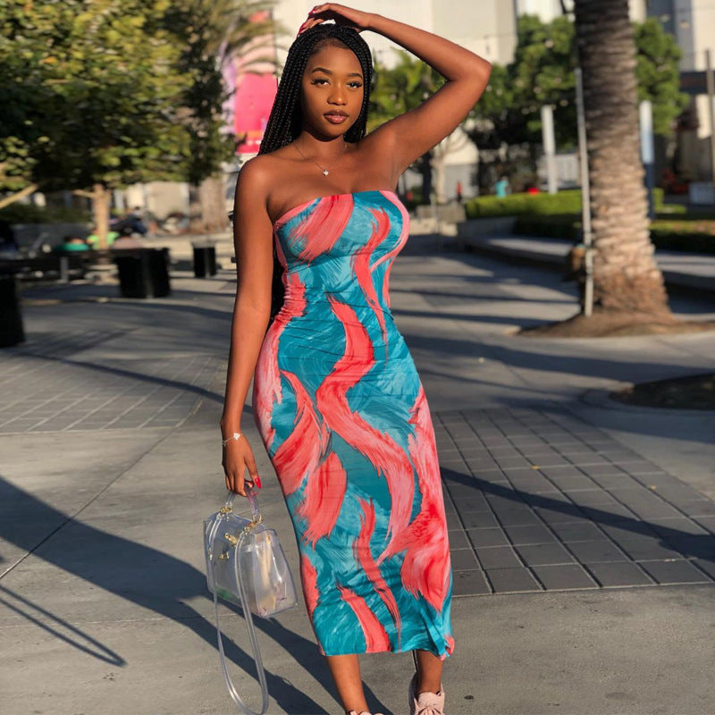 Beautifully Finished Dress in a Timeless Design