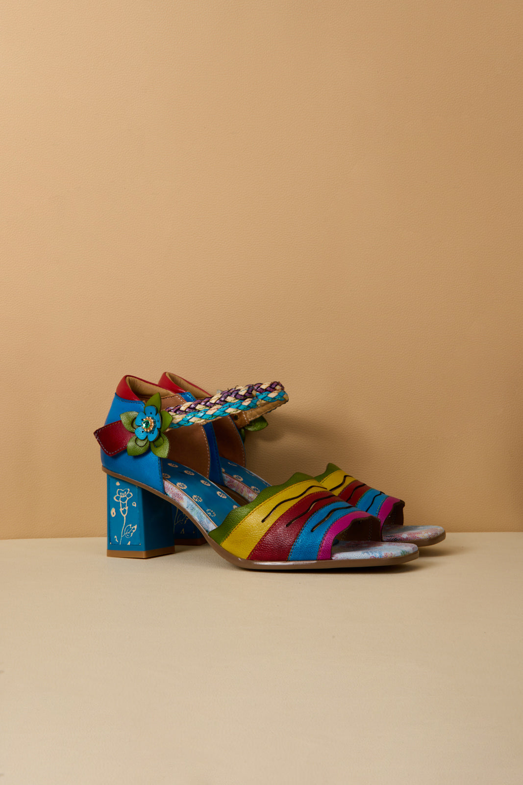 Effortlessly Elegant Heels with a Timeless Design