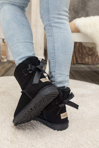 Polished Boots with an Effortless Classic Look