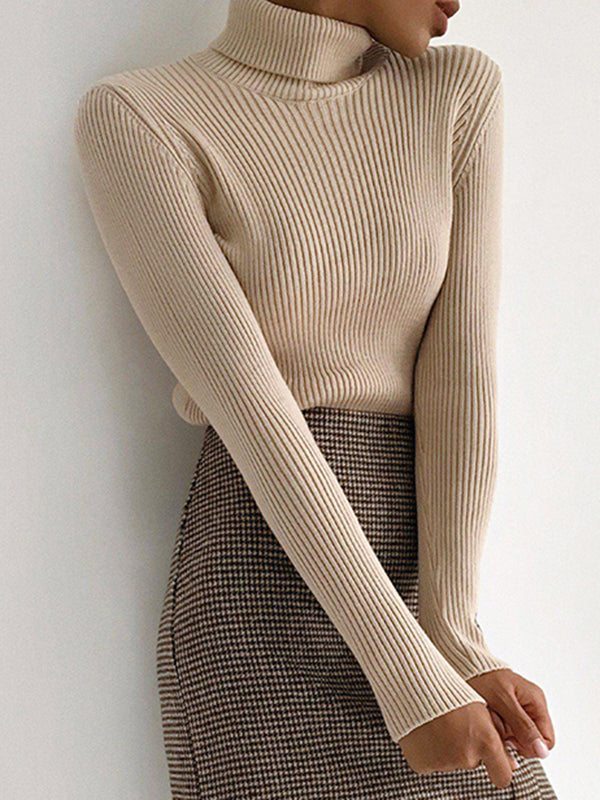 Well Tailored Sweater with a Graceful Silhouette