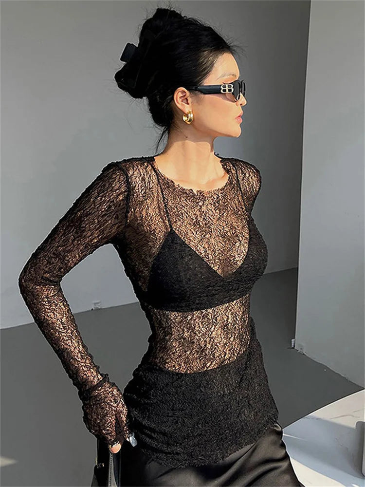 Well Tailored Pullover with a Graceful Silhouette