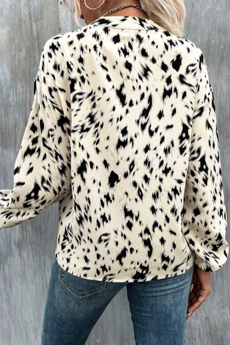 Effortlessly Elegant Top with a Timeless Design